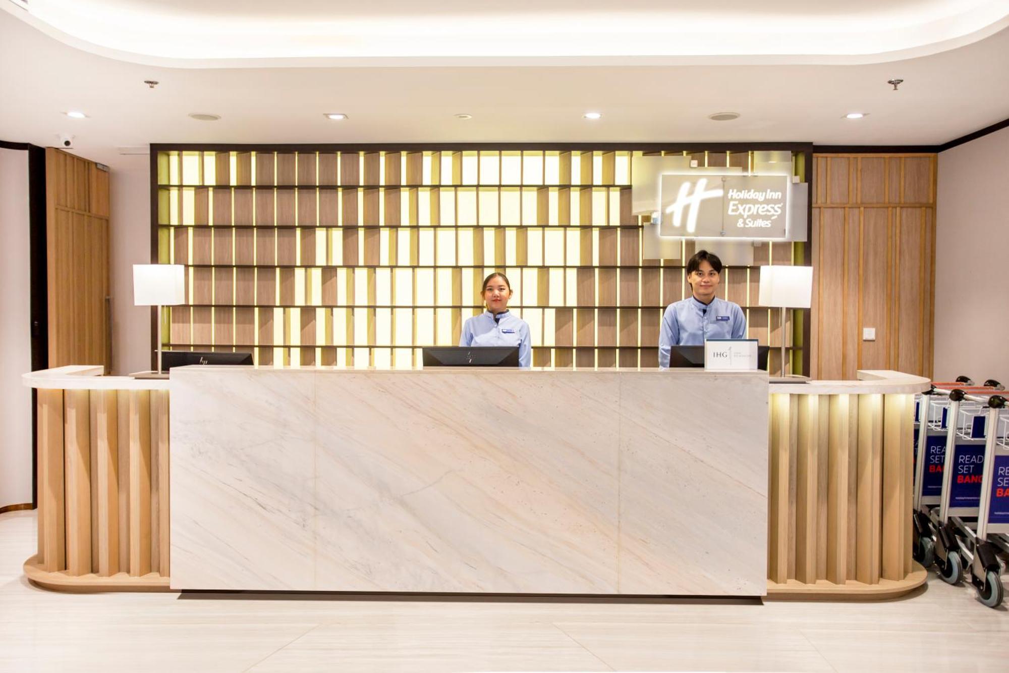 Holiday Inn Express & Suites Bangkok Central Pier By Ihg Luaran gambar